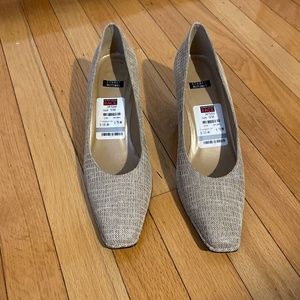 Stuart Weitzman pumps heels
